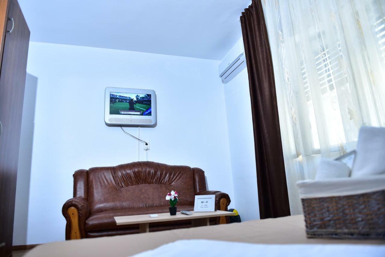 Vila Arjana Оршова Экстерьер фото