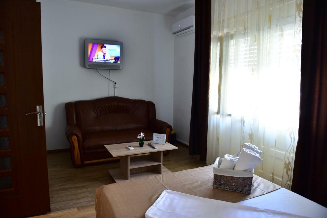 Vila Arjana Оршова Экстерьер фото