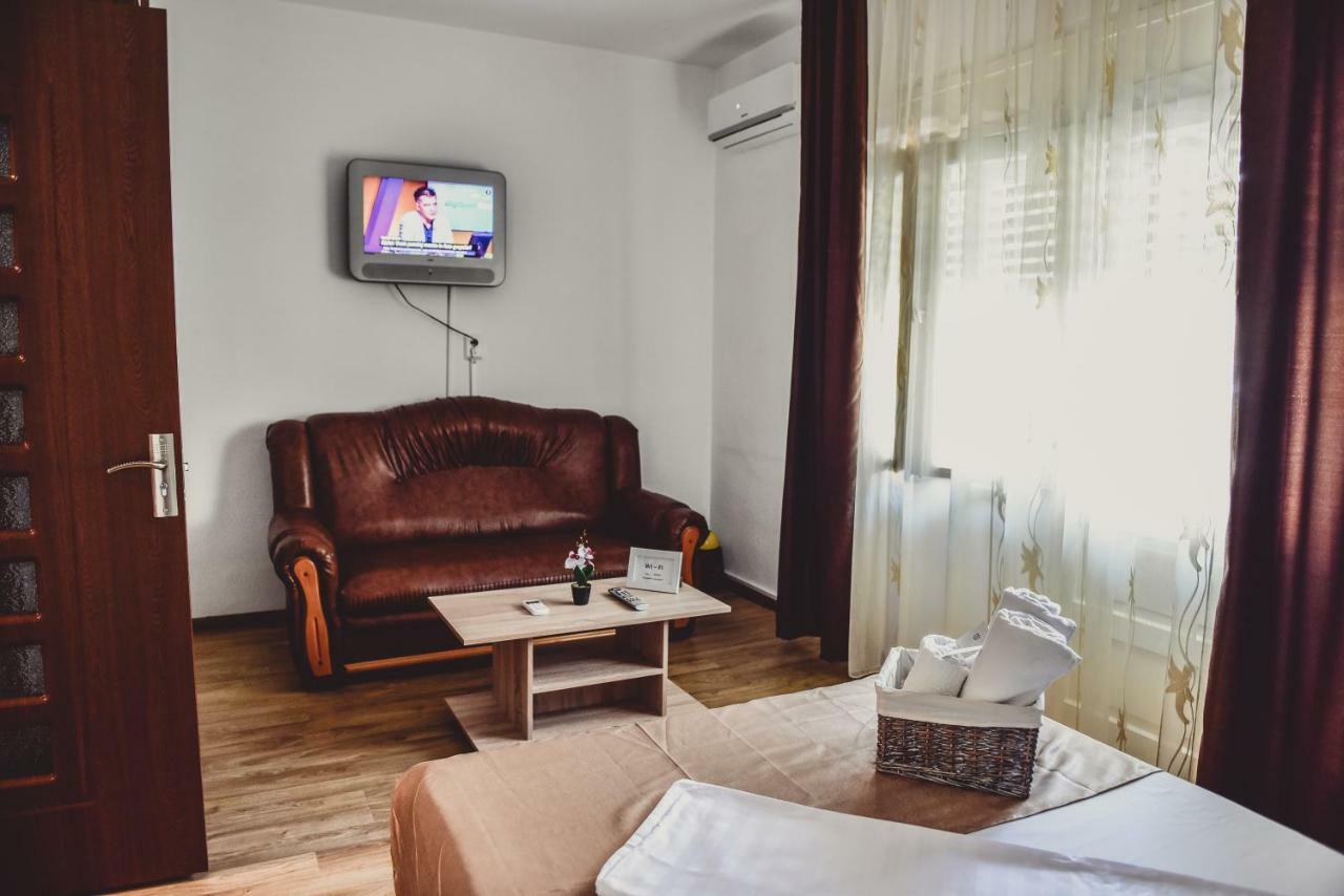 Vila Arjana Оршова Экстерьер фото